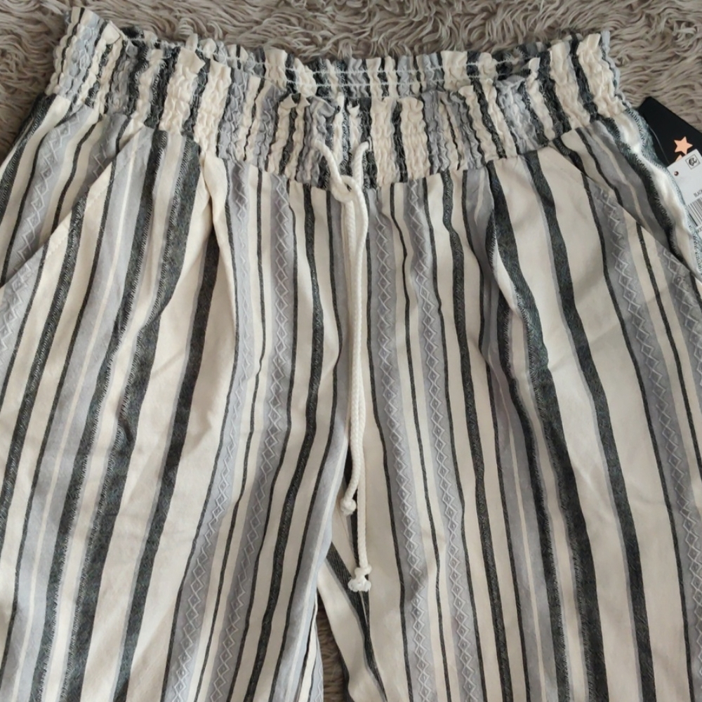 pants - Picture 6 of 9